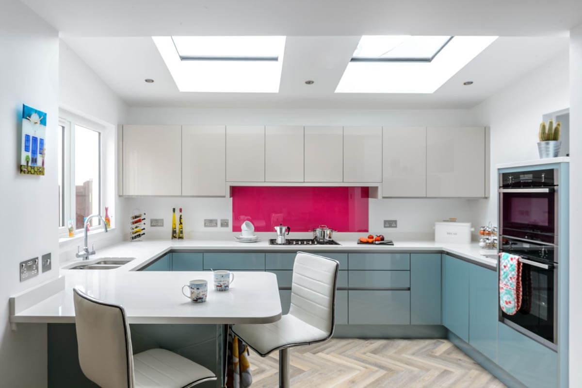 Past Projects: Colourful Contemporary Handleless Kitchen
